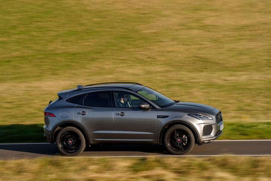 Jaguar E-Pace R-Dynamic P300 AWD 2017 года  (UK) (фото 42 из 44)